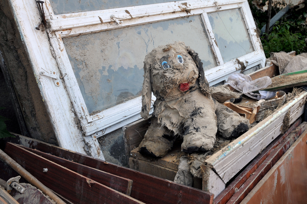 encombrant grosse poubelle conteneur container liege 